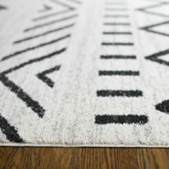 Cheap 🥰 Carson Carrington Salsaker Geometric Indoor Area Rug Off-white ⭐ -Carson Carrington Sales unnamed file 2599