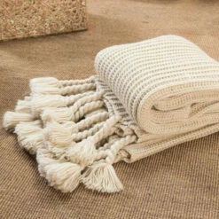 New ✨ Carson Carrington Uusikaupunki Knitted Throw 💯 -Carson Carrington Sales unnamed file 2930
