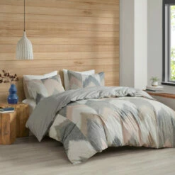 Best Sale 🤩 Carson Carrington Kallaste Blush Cotton Printed Comforter 3-piece Set 🤩 -Carson Carrington Sales unnamed file 3990