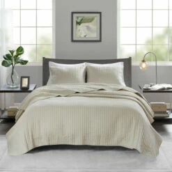 Cheap โ๏ธ Carson Carrington Jorpeland Light Khaki Coverlet Set ๐